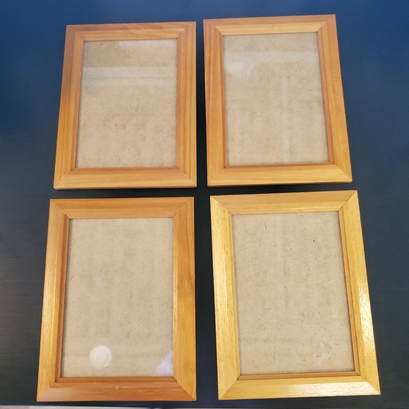4 picture frames - Picture 1 of 4